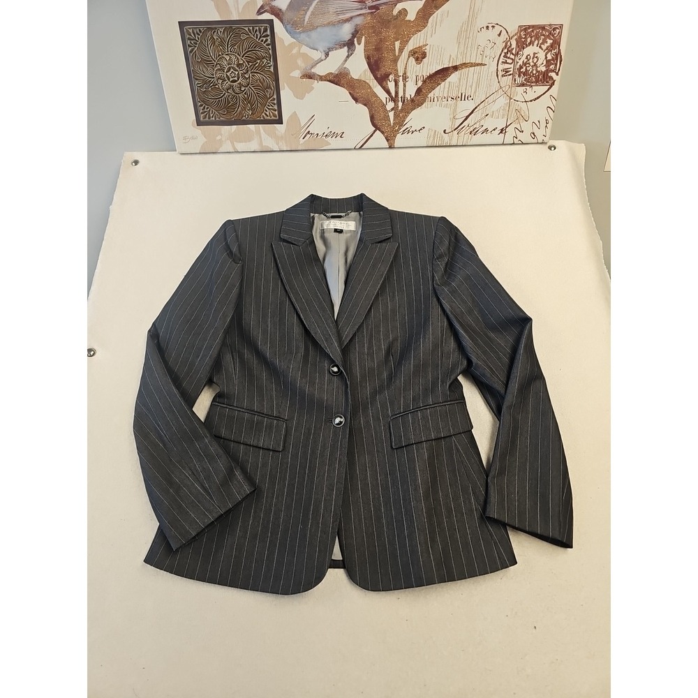 Tahari Arthur S Levine Blazer Women 8P  Pinstripe Gray 2 Button Prep Jacket